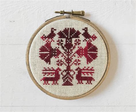 modern folk embroidery