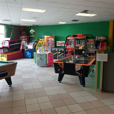 Play St. Louis: Indoor Pool at St. Peter's Rec Plex
