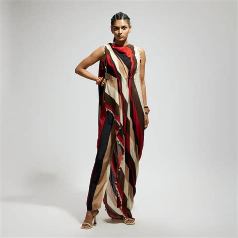 ELEVATED BASICS – SVA Couture