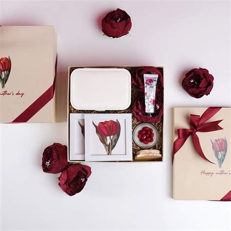 Mother’s Day Gift hamper – BoxUp Luxury Gifting