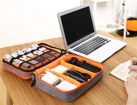 Electronics Store Shelf 的图像结果