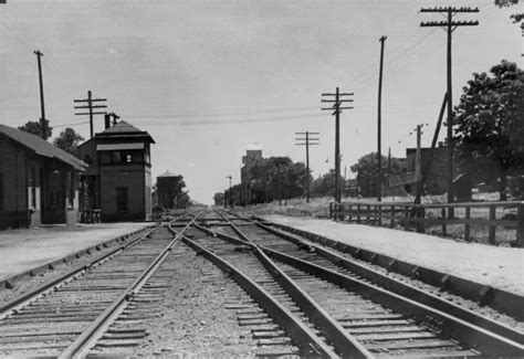Towns and Nature: Grand Junction, IA: Junction Tower: C&NW vs. M&SL and ...