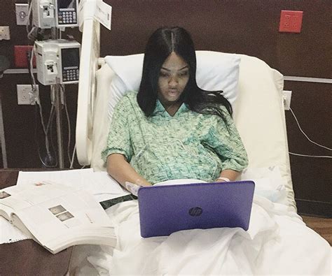 In Labor, Woman Finishes College Final From Hospital Bed | Newsmax.com