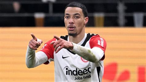 Liverpool beat rivals to complete Hugo Ekitike transfer - ESPN