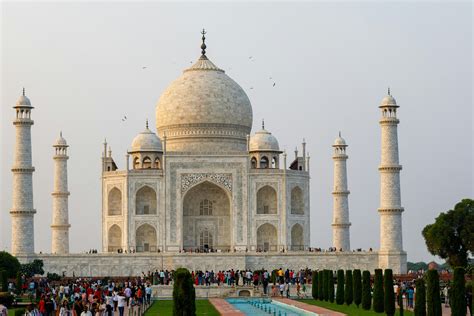 Taj Mahal People 的图像结果