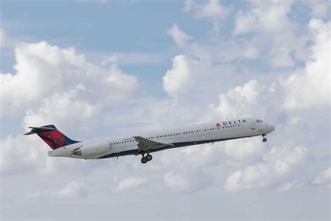 Delta McDonnell Douglas MD 80