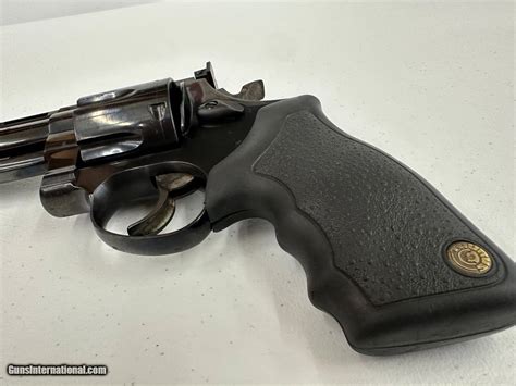 Taurus 44 Magnum 的图像结果