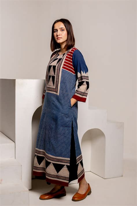 Vrajbhoomi:Classic Kurta - Pyramid Yoke Indigo Red