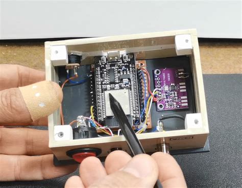 The Ultimate Smartphone VFO ESP32 & Si5351 Wireless Control