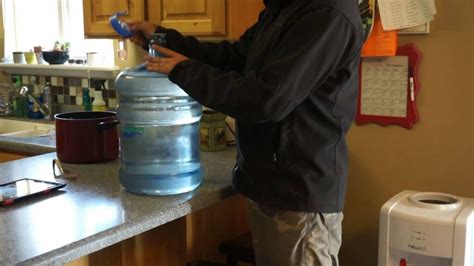 Spring Water Dispenser How to Clean 的图像结果