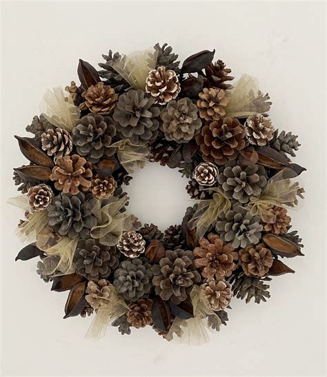 DIY Pinecone Wreath for a Festive Holiday Season