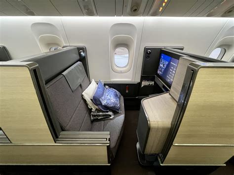 Review: ANA Business Class in "The Room" on the 777
