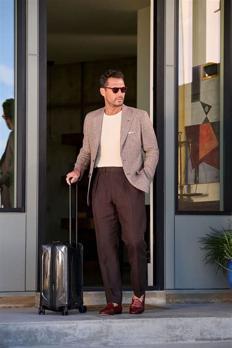 Brown Linen Trousers | Tom James Company