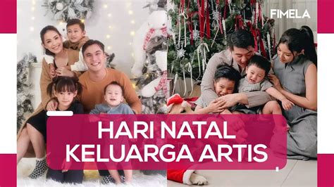 Kompak Keluarga Artis Pose untuk Berikan Ucapan Natal Meriah dengan ...