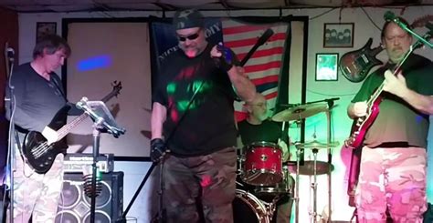 Nigels Army brings Rock to Derlz , Derl'z Restaurant & Pub, Suffolk, 1 ...