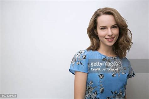 Bridgit Mendler Library 的图像结果