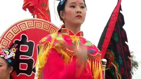 马来西亚华人自创的“二十四节令鼓”，在潮州击打出不一样的声响