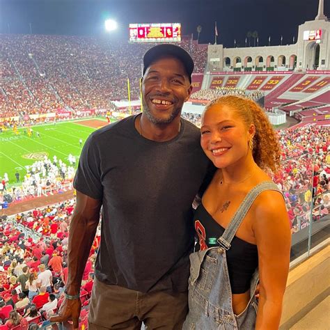GMA's Michael Strahan's model daughter Isabella shows off latest ...