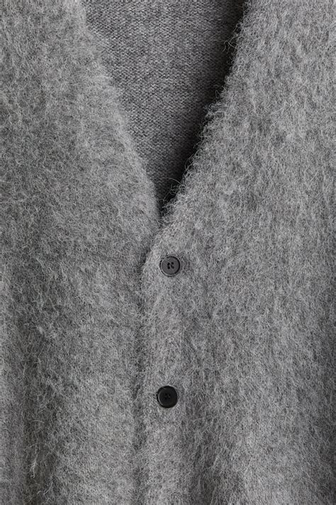 Loose Fit Fuzzy cardigan - Grey - Men | H&M IN