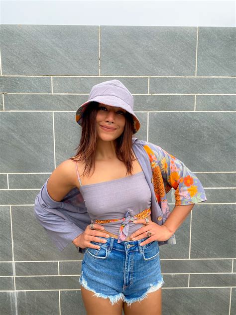 Santoshi shetty in ITW trio – LabelSugar