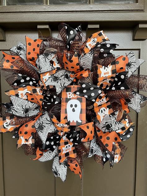 How to Make a Halloween Deco Mesh Wreath [Easy DIY] - The House on ...