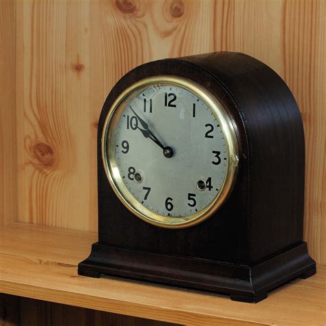 A Beginner's Guide to Winding a Mechanical Clock - Antique and Vintage ...