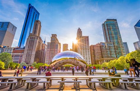 A Chicago Bucket List: 12 Essential Chicago Experiences