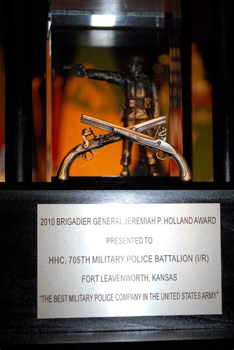 HHC, 705th MP I/R Battalion, top MPAca,!E+company in Army | Article ...