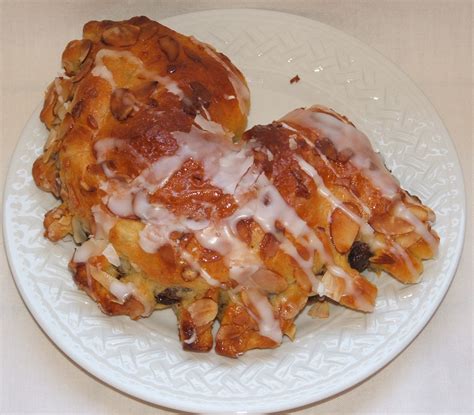 File:Bear claw pastry.JPG - Wikipedia