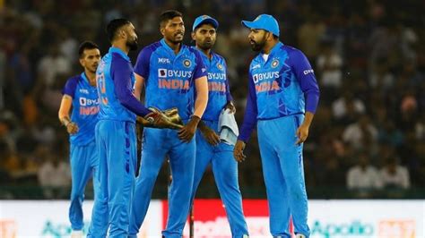 Ind Vs Aus 1st T20 LIVE Score: मोहाली में टीम इंडिया की करारी हार, 208 ...
