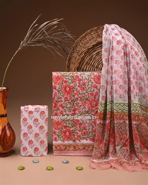 Buy Block Print Suits with Chiffon Dupatta Online - Shalvi