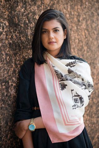 Best Ways to Style Stoles and Scarves for Every Occasion - Ultimate Gu ...