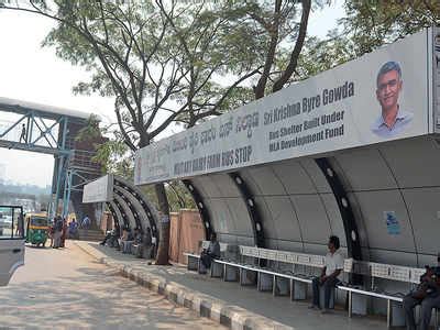 Shelters for buses with a side of illegal publicity