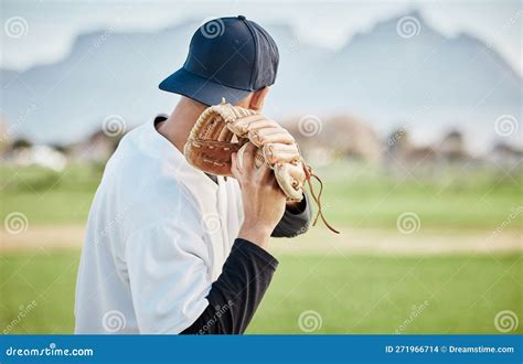 Baseball Player Back View 的图像结果