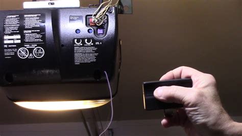 How to Program Chamberlain Remote 的图像结果