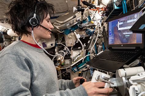 Space Station Research Advances NASA’s Plans to Explore the Moon, Mars ...