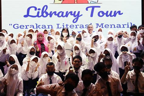 Library Tour 的图像结果