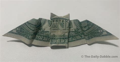 Dollar Bill Origami Bat Tutorial 的图像结果