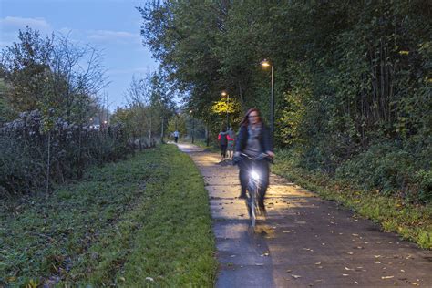 Facilitate sustainable travel with adaptive lighting | Schréder