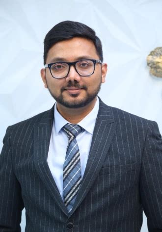 Plastic surgeon in vashi , Navi Mumbai - Dr Sanket Ekhande