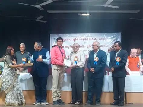 NSS of Amirgarh College. Hemchandracharya of Program Officer North ...