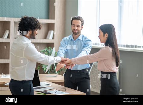 Excited Business People 的图像结果