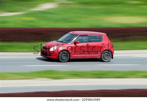 Driving Car without License 的图像结果