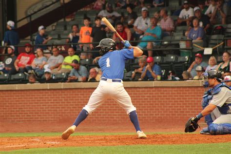 Ottersâ€™ Comeback Forces Winner-Take-All Game Five – City-County Observer