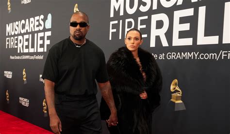 Kanye West y Bianca Censori sorprenden en los Grammy al posar ella casi ...