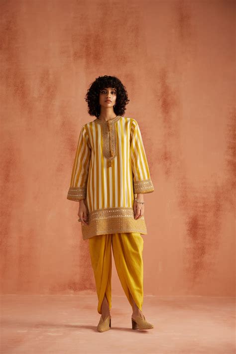 Shop Chanderi & Silk Short Kurti Dhoti Set for Women Online – AVACARA