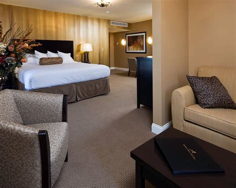 AMERICAN HOTEL (Freehold) - Inn Reviews, Photos, Rate Comparison ...