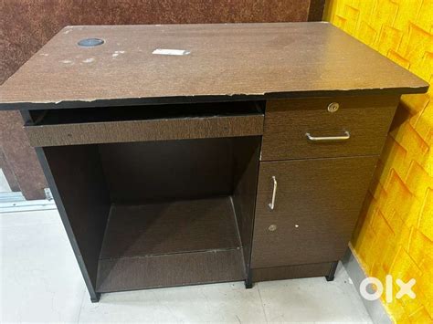 Computer table and chair - Other Household Items - 1825903032