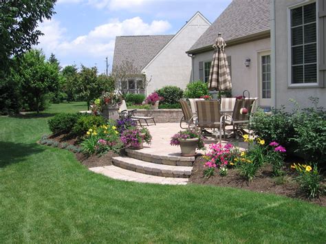 20 Cool Landscaping Around Patio - Home Decoration and Inspiration Ideas