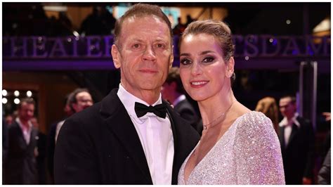 Rosa Caracciolo sul marito Rocco Siffredi: "Infranse il nostro patto ...